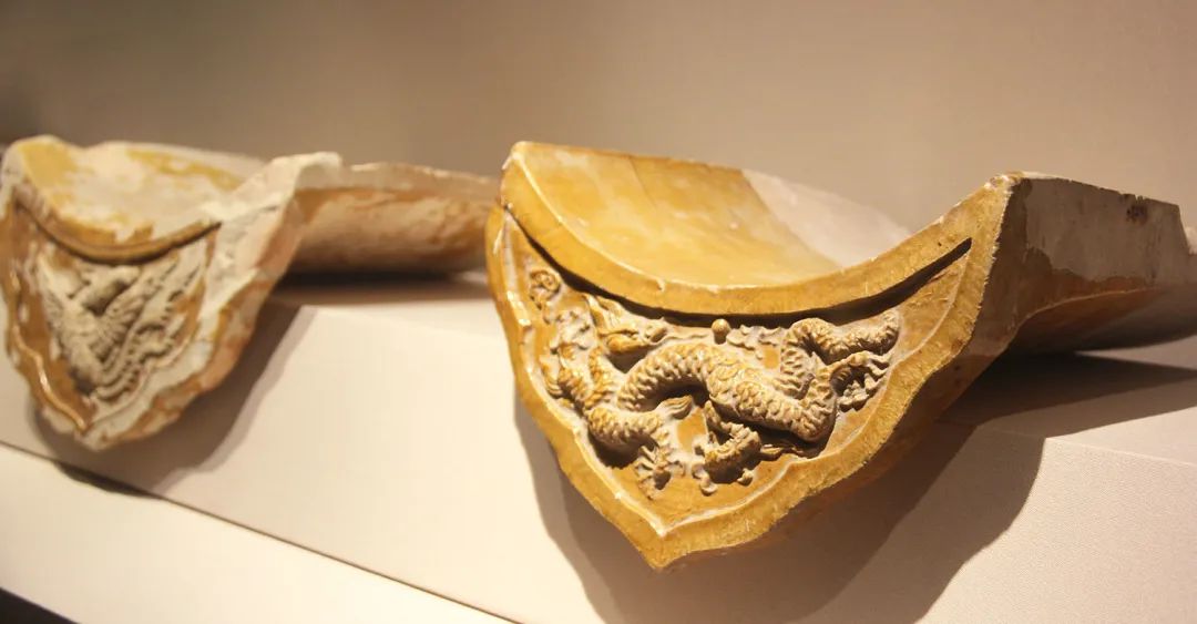 还特意向南京故宫博物院和安徽凤阳县博物馆借展了几件(展品名称),以