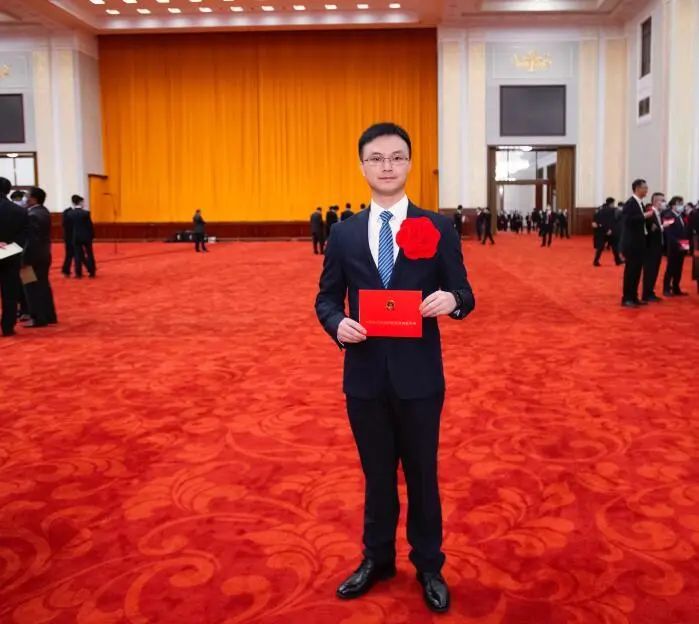 长大校友梁志埠荣获全国抗击新冠肺炎疫情先进个人称号