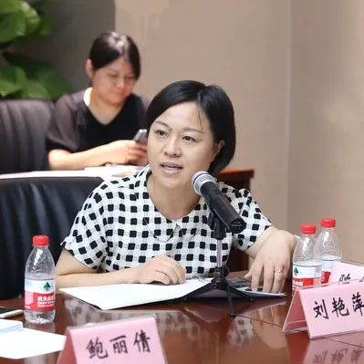 青浦区教师进修学院附属小学教师发展部主任刘艳萍表示,线上教育满足