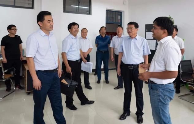 杨村乡看望退休教师袁恩泽段宏林看望打渔陈中学徐秀仙老师张莉莉看望