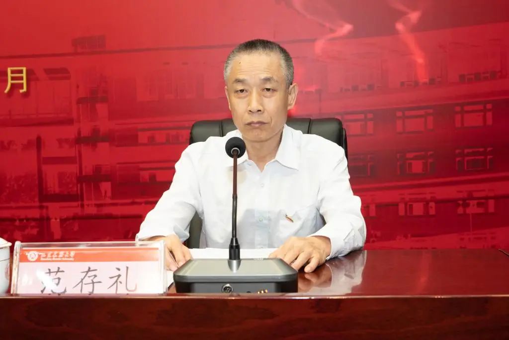 校长靳奉祥,党委副书记祖爱民,副校长范存礼,刘甦,吴彬,宋涛,傅传国