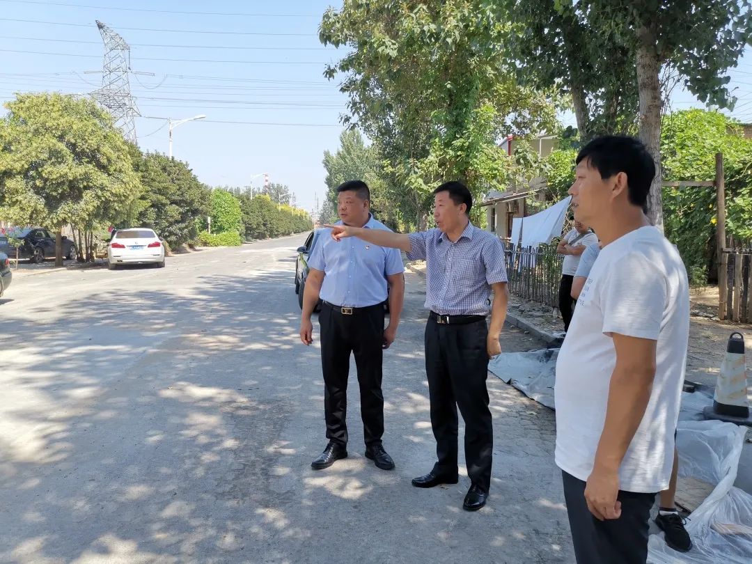 冶戍市场,河阳路冶戍村口等处督查副区长蒋向阳到吉利街道营花社区
