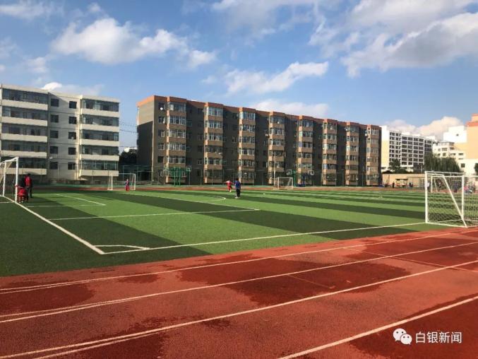 调研期间,张旭晨还深入市级领导联系学校——景泰县第四中学,了解教育
