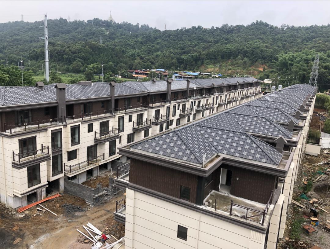 群星助力芒市山水雅居主体喜封金顶臻稀现房销售中