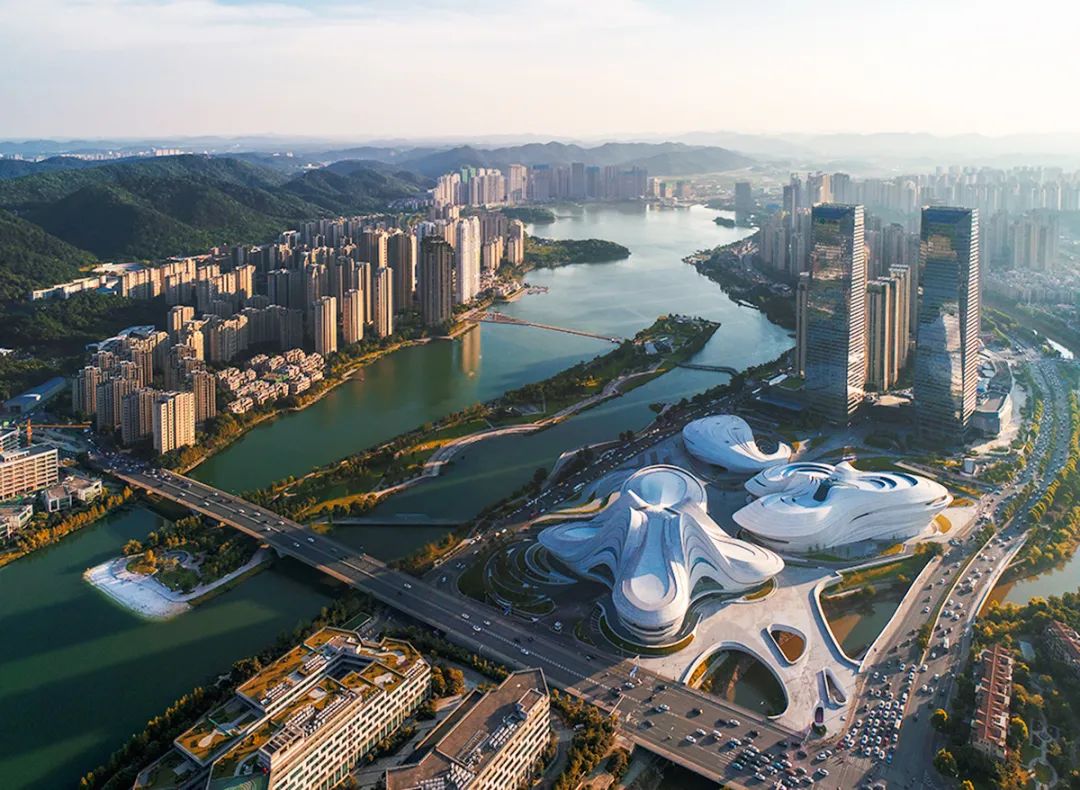 旅游在岳麓 宜游之地 长沙之美,美在山水洲城.