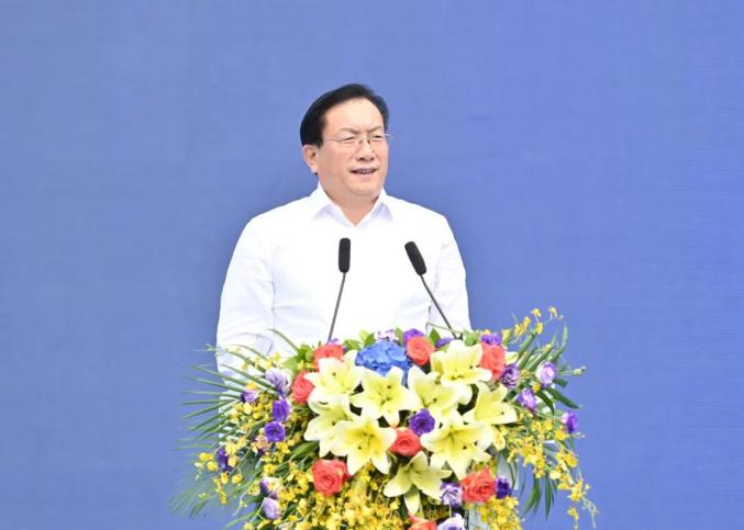 湖北省委常委,武汉市委书记王忠林,市委副书记,市长周先旺参加开工