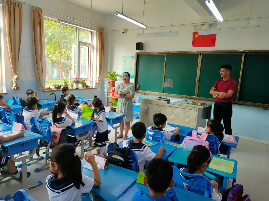 阳光校园城阳区天泰城学校特殊的教师节礼物