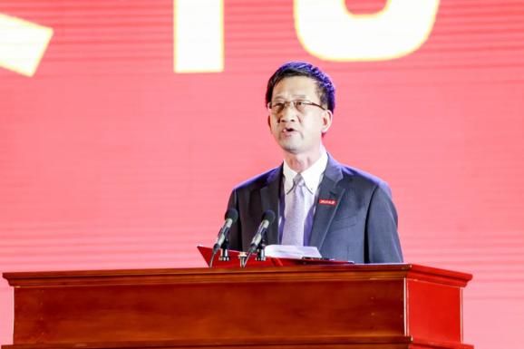 校领导严建华,邬小撑,周天华,吴健,傅强,中科院和工程院院士宫先仪