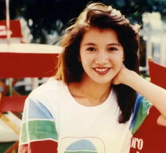 靓靓成名速度可以说是飞一般的快但也因为当时年轻气盛脾气火爆,得罪