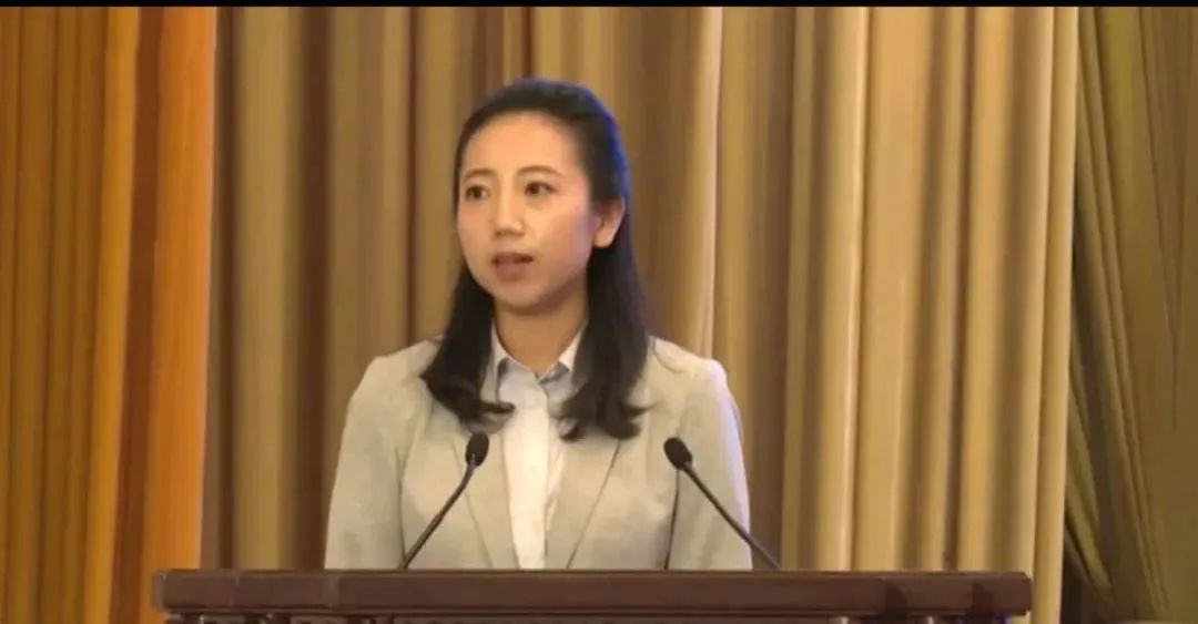 还记得她吗二十多年前年仅9岁的小留学生