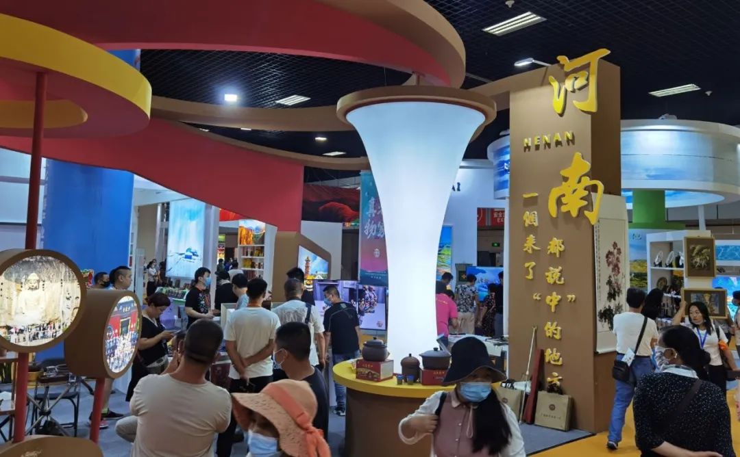 菜单栏领取代金券电子券,在洛阳会展中心南6门服务台出示二维码给工作