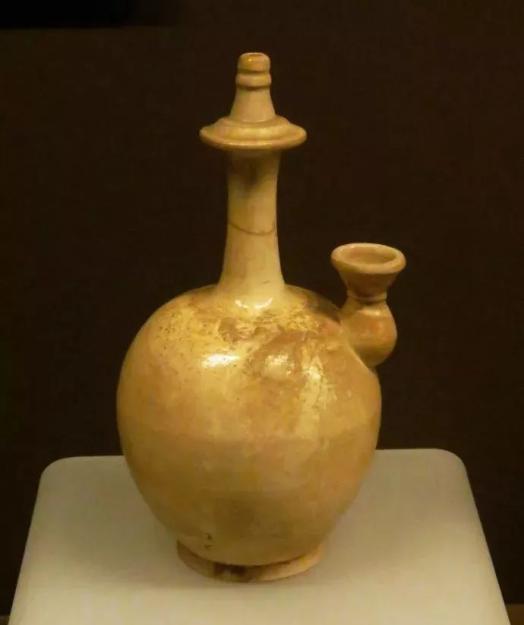 唐代 白瓷军持 陕西历史博物馆藏