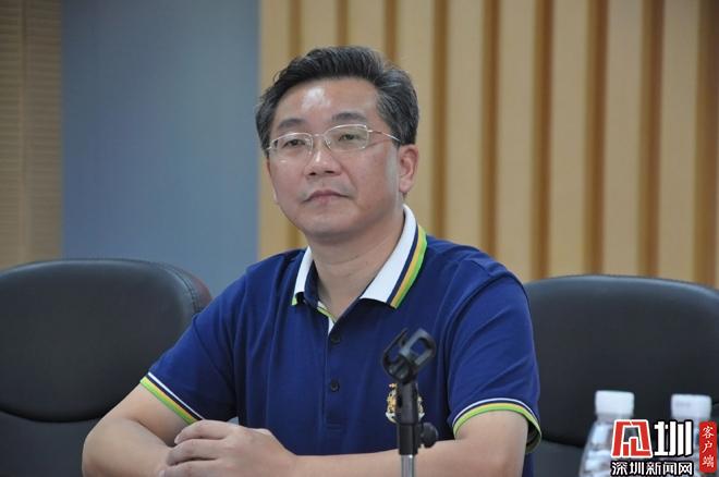 “教书育人模范”罗诚