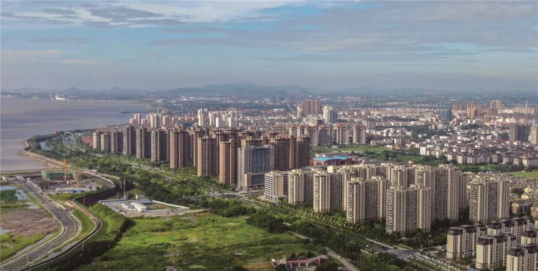 完善生活配套服务,通过不断加强城市基础设施建设,海盐在创建全国文明