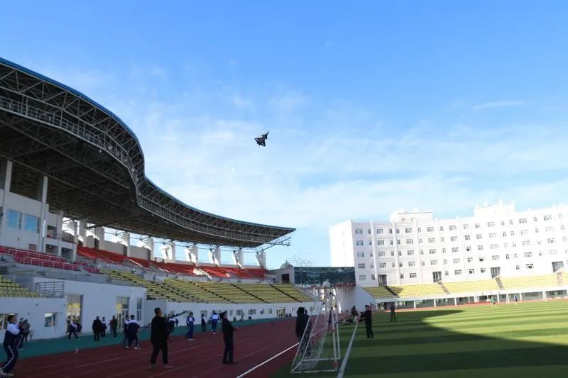 伊春市科技馆2020年探索科学飞跃梦想首届青少年航模科普训练营活动