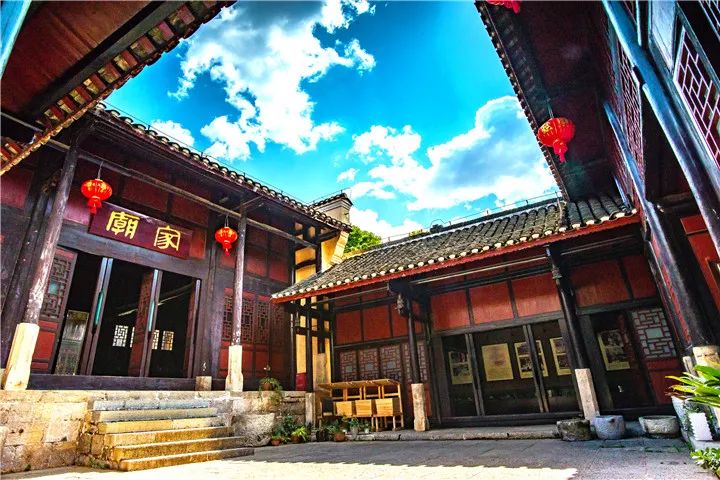 贵州省文化和旅游厅 大屯土司庄园为彝族土司后裔余象仪创建于清道光