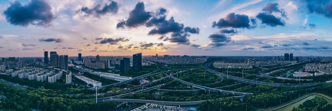 摄影:孙新明 召稼楼鸟瞰摄影:魏金平 锦江乐园摄影:张熠楠 闵行区廉政