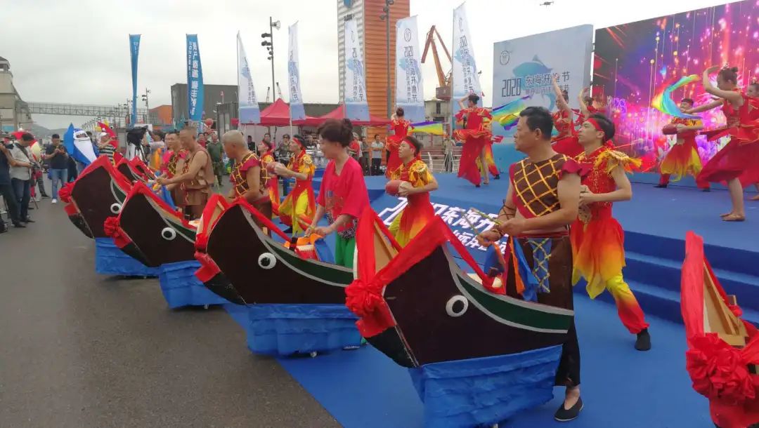 千舟竞发奔东海!在现场蹲了两个小时,小编见识了不一样的开渔节_政务_