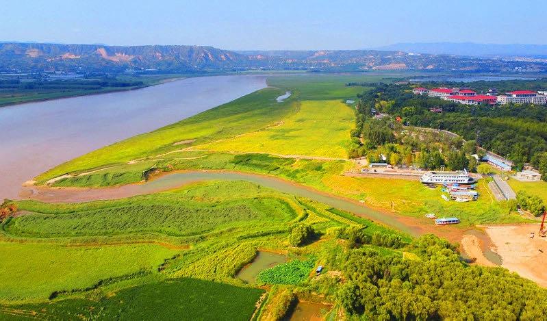 黄河两岸501公里标准化堤防建成,积极推进封丘倒灌区安全建设,黄河下