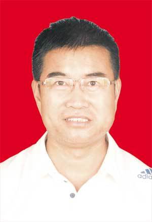 王龙 西安市第六十八中学1989年工作以来,他一直在农村薄弱学校工作