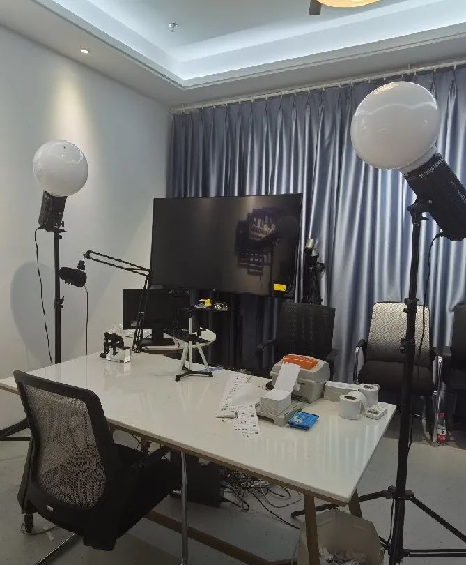 深耕于眼镜行业,为全省眼镜行业精心打造了开放共享的网红直播间