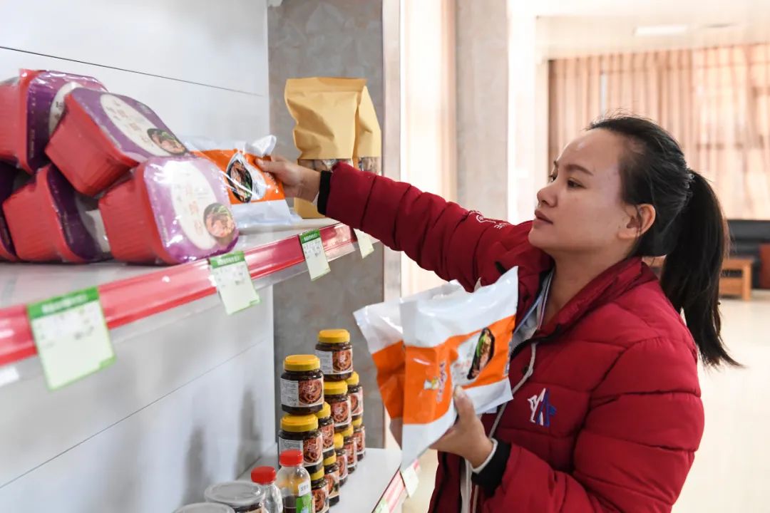 脫貧攻堅女主角巧婦九妹甘有琴鄉土千萬網紅更要承擔脫貧責任