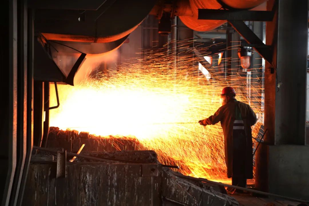 【市企融合】金川集团公司镍冶炼厂顶吹炉成功点火烘炉