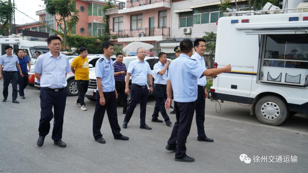 9月16日,新沂市委常委胡传栋在现场推进交通运输安全生产工作时强调