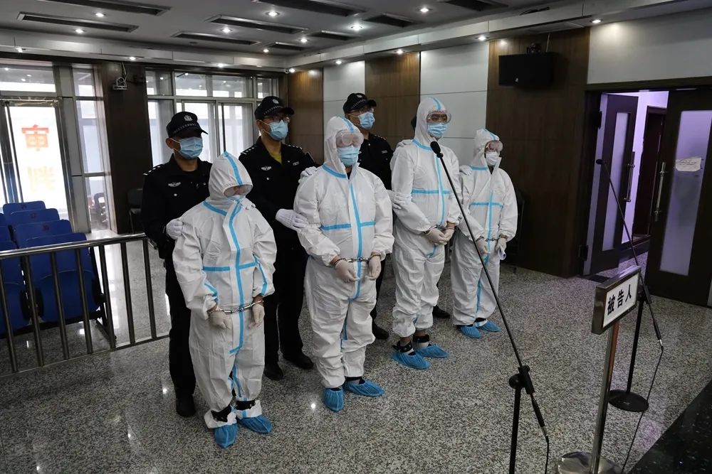 兴隆法院对两起涉恶案件9名被告人公开宣判