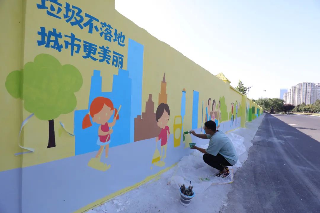 文明洛龙丨学府街墙体精美彩绘提升城市颜值