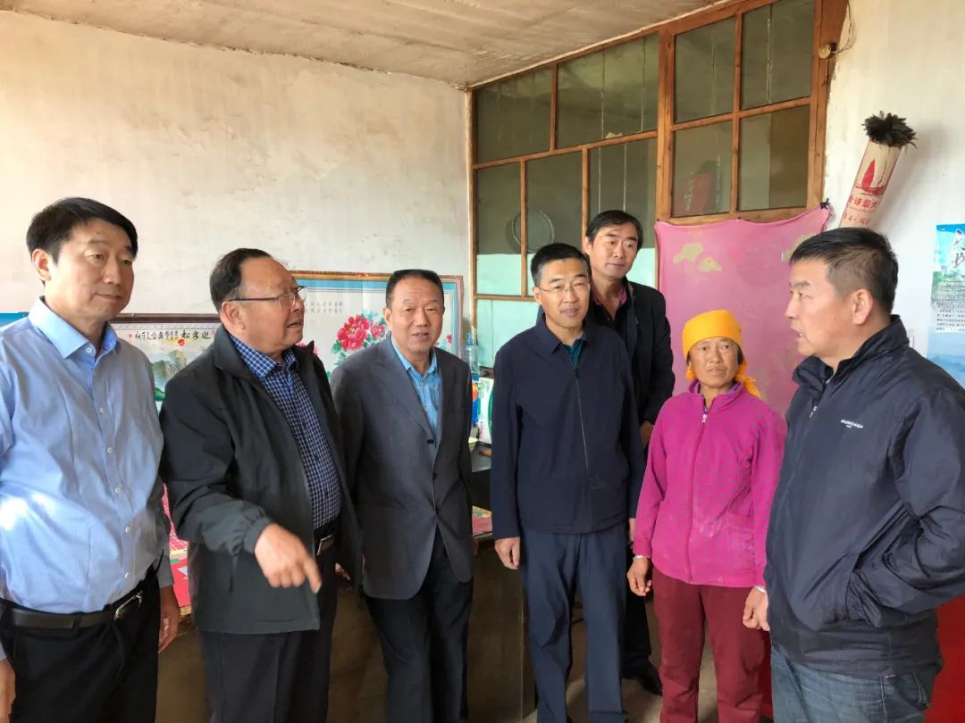 村企帮扶送温暖浓浓关怀暖人心