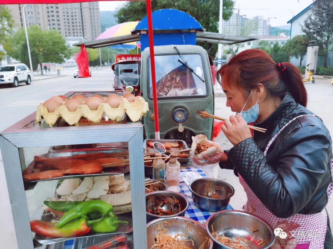 相约晨光早点见面热火朝天的灵台早餐市场