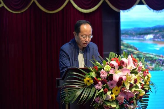 临夏回族自治州副州长李明海 介绍临夏州文化旅游产业发展情况
