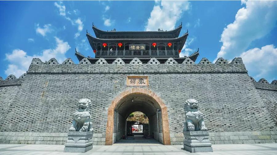 2寻坊至少在古镇中找到7处坊(露出坊名)其中建德候坊,三元坊为必须