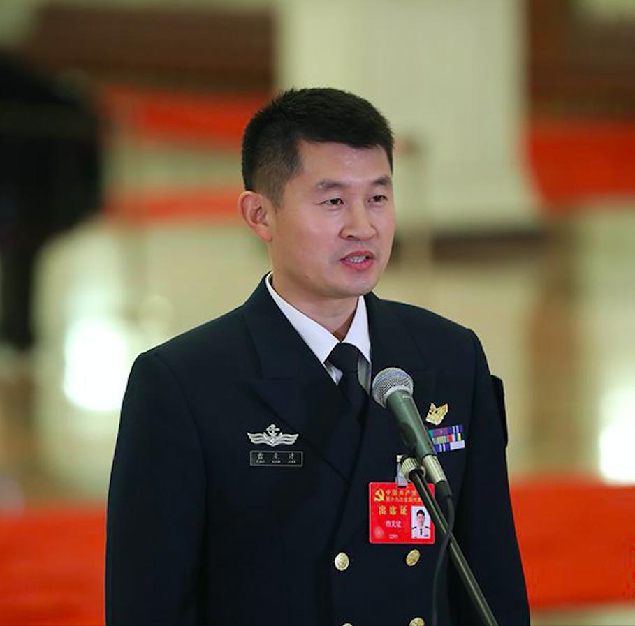 北大开讲!他是辽宁舰14°飞行甲板上的"刀尖舞者"