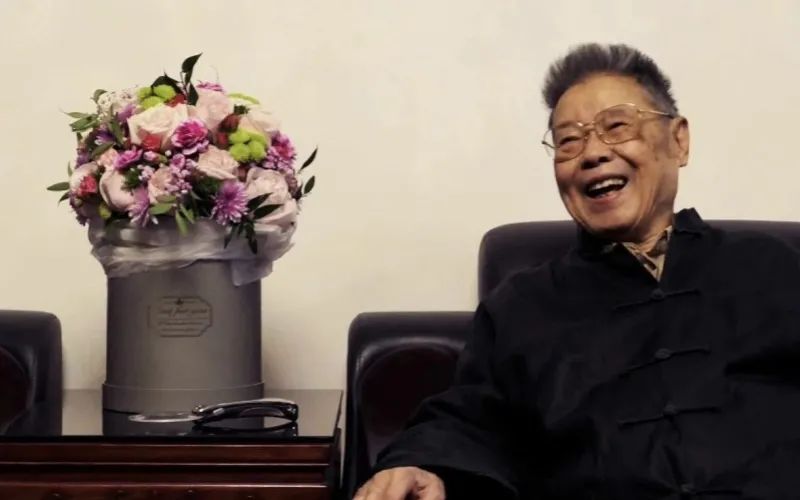 怀念李铎!他曾为《新闻联播》片头,北京地铁站,株洲车站,株洲晚报题名