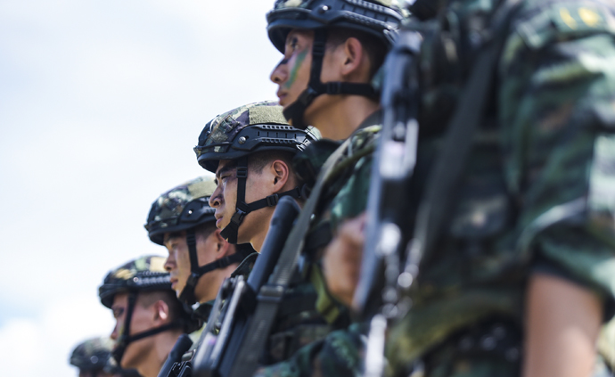 9月16日,武警四川总队攀枝花片区特战队员整装待发