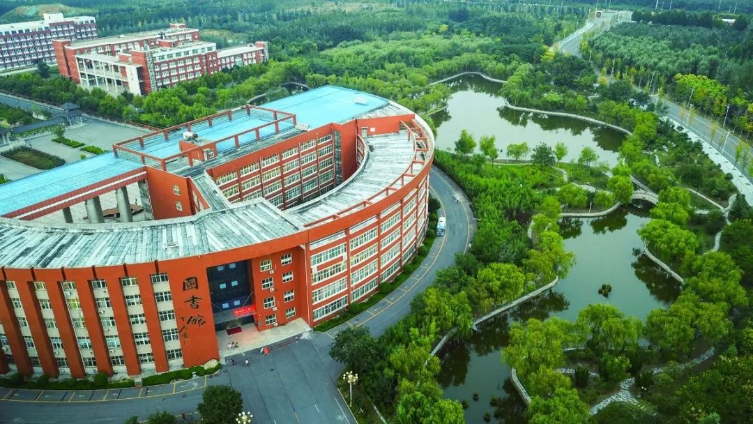 初遇图书馆我与师院初遇文化长廊我与师院留住初见时校园的美好吧!