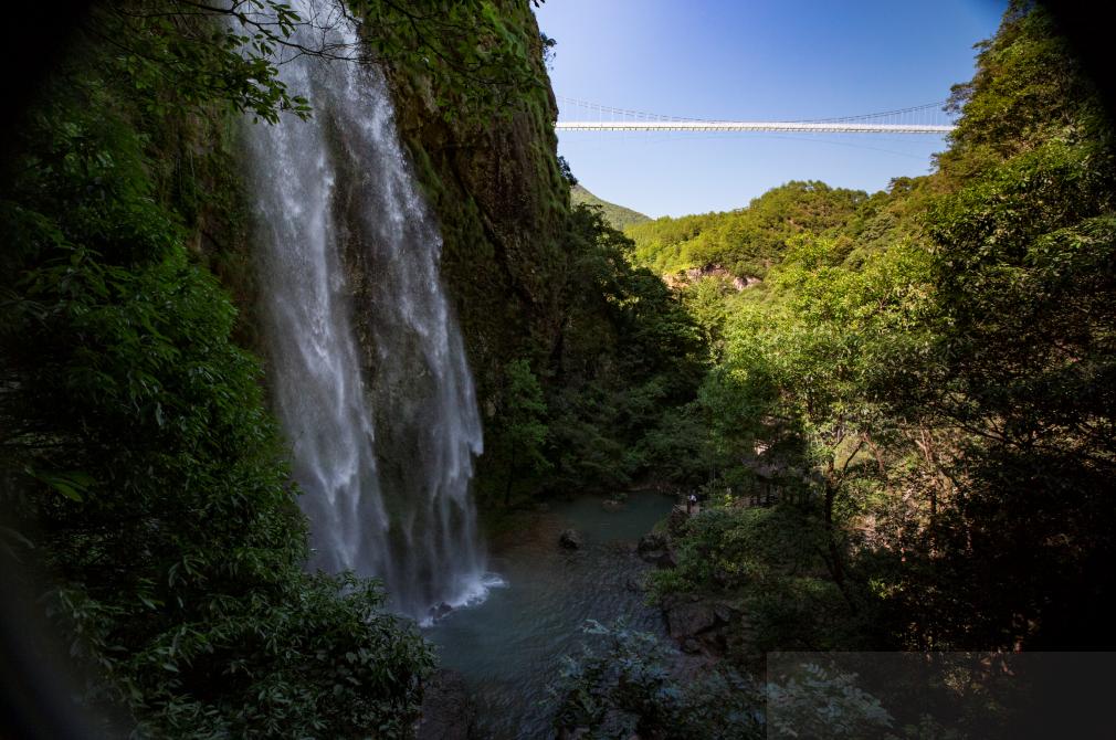 神龙飞腾,银河飞泻,龙泉的瀑布,究竟有多壮观?看这里