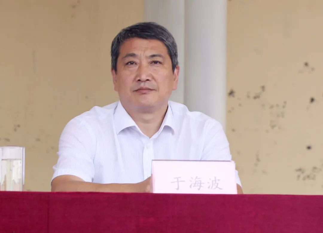 校长 武玉霞县教体局党组书记,局长 宋国安9月17日上午,莒县四中全校