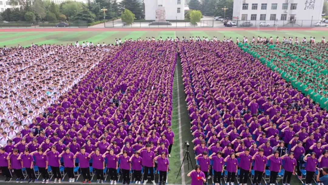 做更好的自己莒县四中隆重举行新学年开学典礼