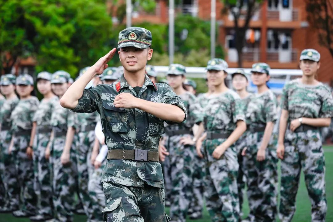 向左轉or向右轉這是大學萌新軍訓的獨家記憶