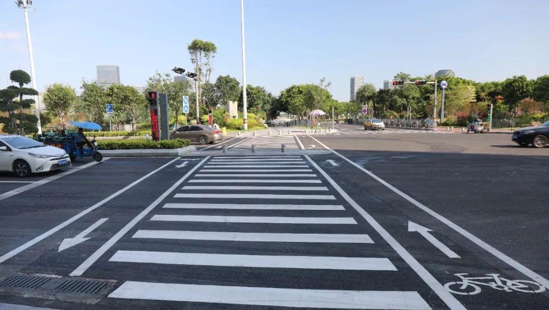 一起来看看人车分流斑马线推出后的效果