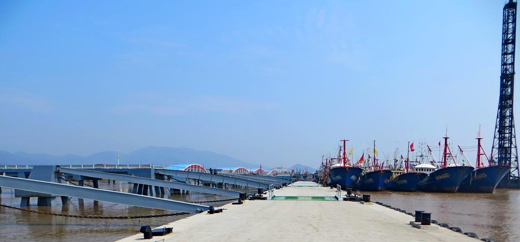 2013年列入农业部一级渔港建设项目,新建浮码头8座,固定引桥3座,绳网