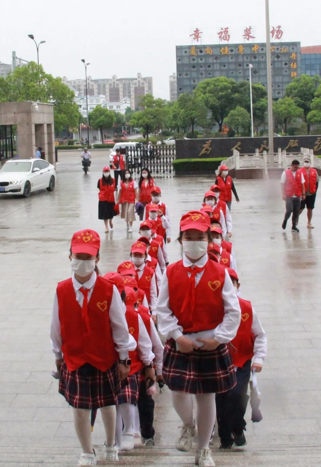 日前,大豐法院迎來了一批特殊的客人,來自大豐區實驗小學的30餘名師生