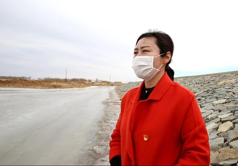 扶贫故事嘎查里绽放出的铿锵玫瑰