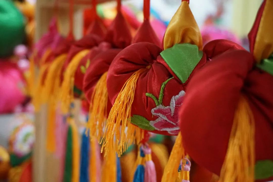 庆阳香包一针一线绣出幸福生活