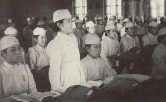 解放军中的日本兵，曾为伤病员服务