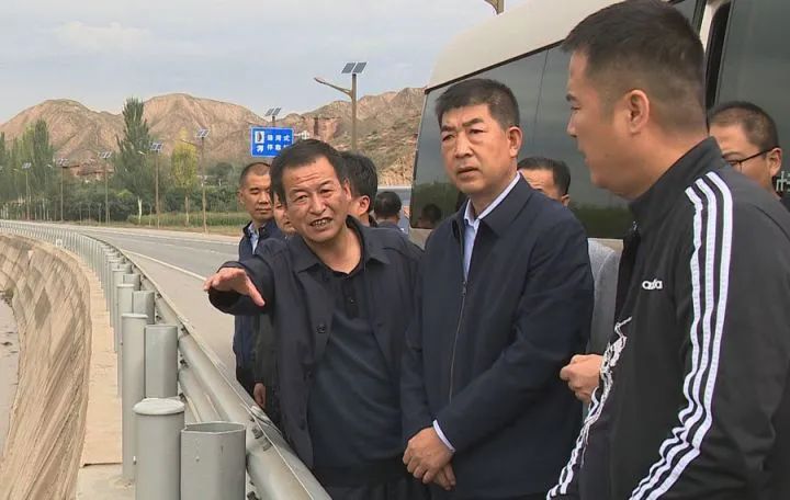 石福胜专题调研生态绿化项目