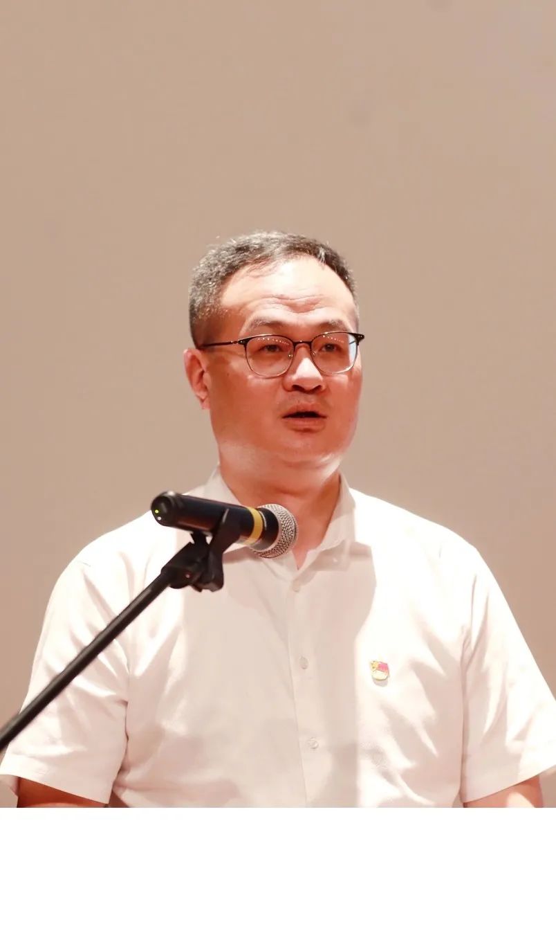 最后,王桢局长从感动,感悟,感慨三个方面进行点评讲话,要求系统广大